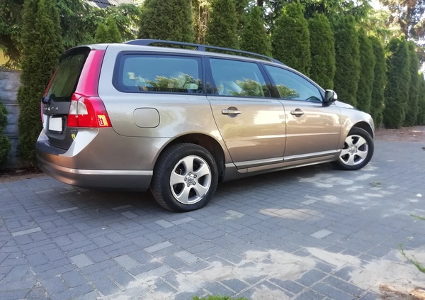 Volvo V70 cena 19450 przebieg: 294350, rok produkcji 2008 z Płońsk małe 277